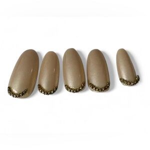 Elegant Gold-Tipped False Nails
